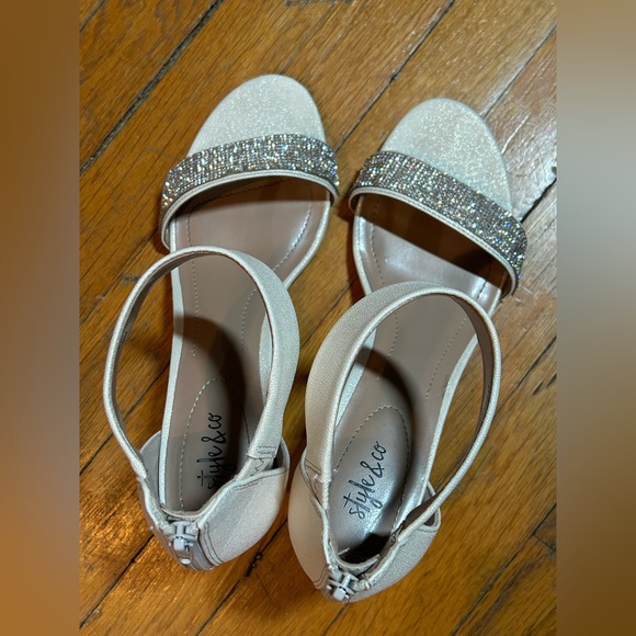 Style & Co Rhinestone Heeled Sandal Size 8 - Picture 4 of 7